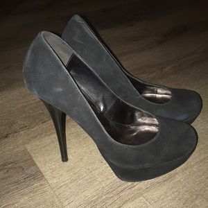 Steve Madden Suede pumps